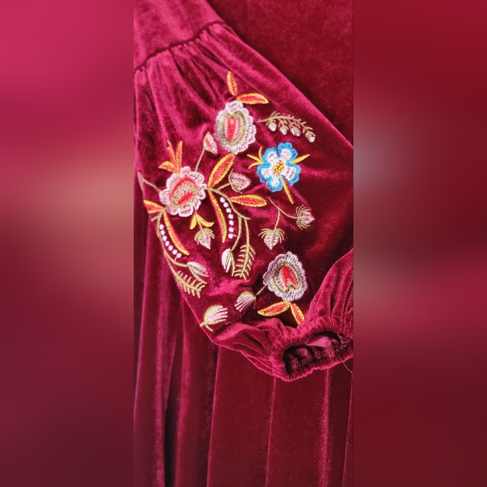 Aofur Smooth Velvet Floral Embroidered Balloon Sleeve Tunic Dress - SIZE SMALL - Picture 11 of 16